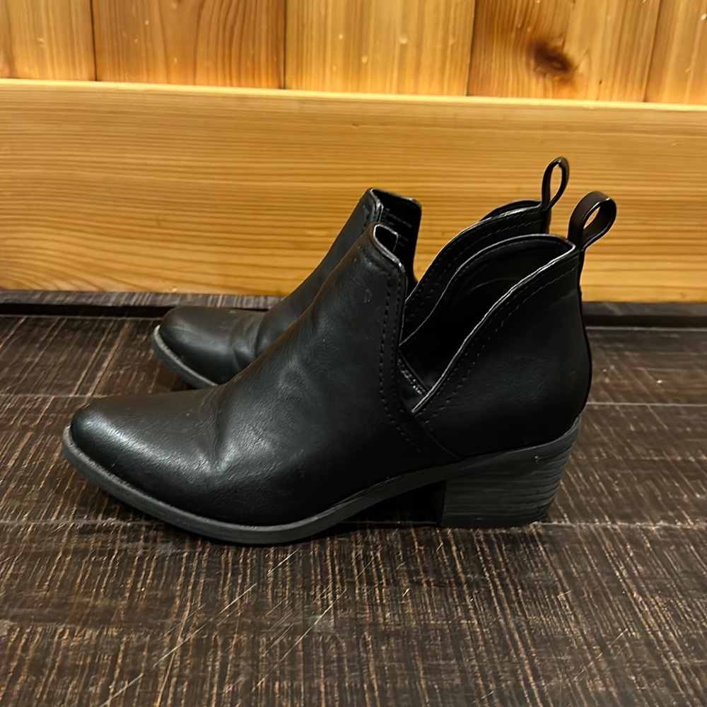 black booties